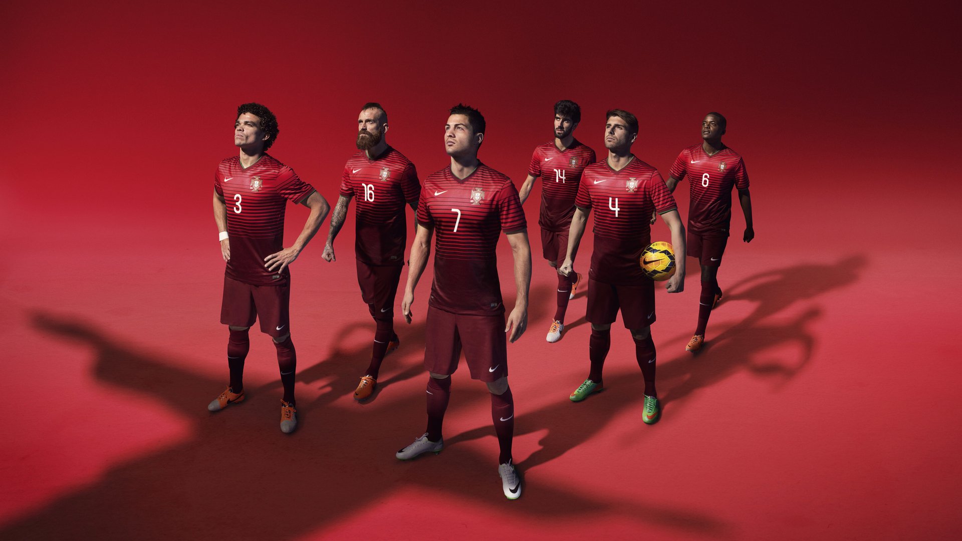 “足球文化周在全国多地同步开启，推广足球精神”，足球文化节标语