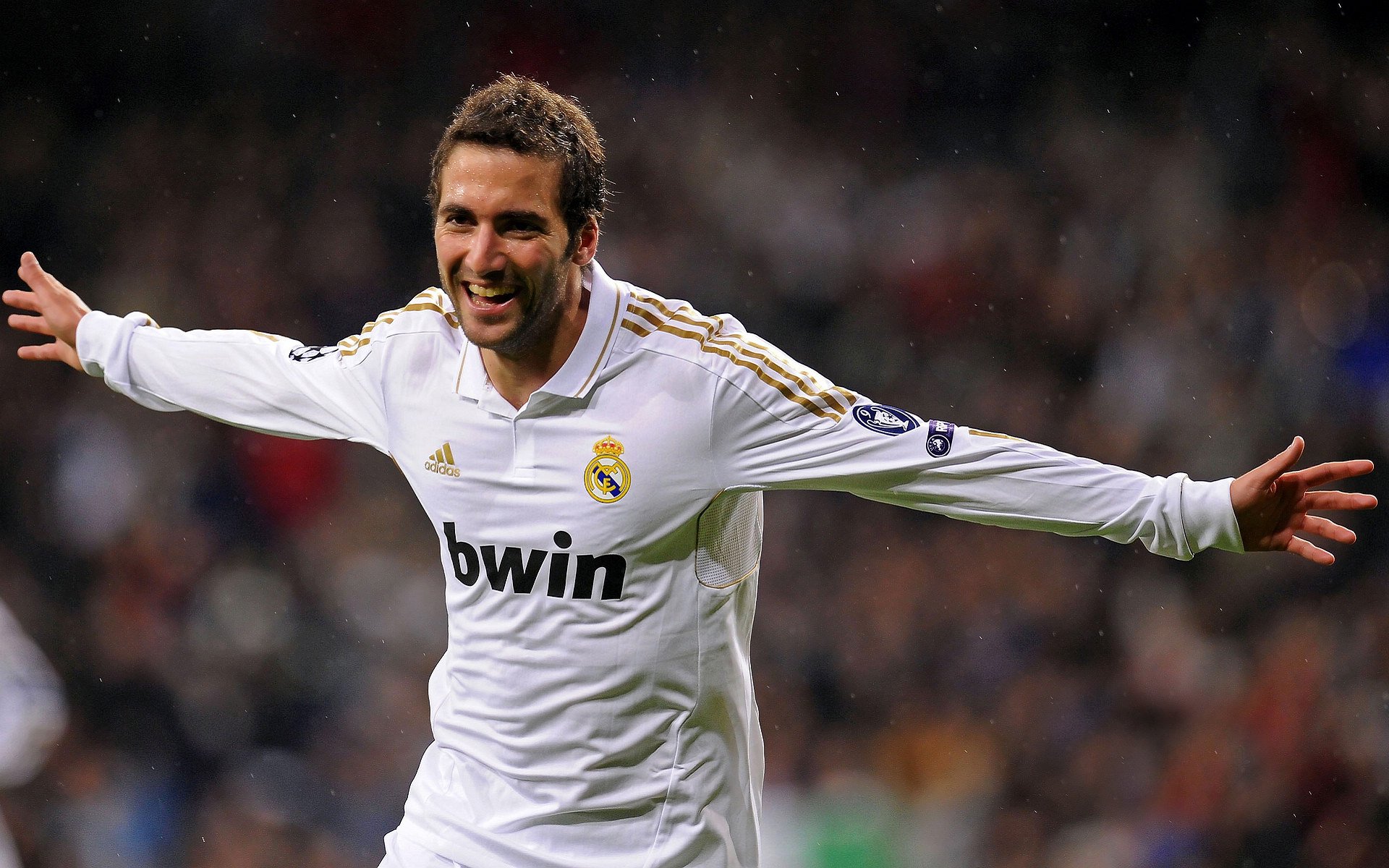 -英超“冷门频出”，榜首竞争变得扑朔迷离，英超最火的球队